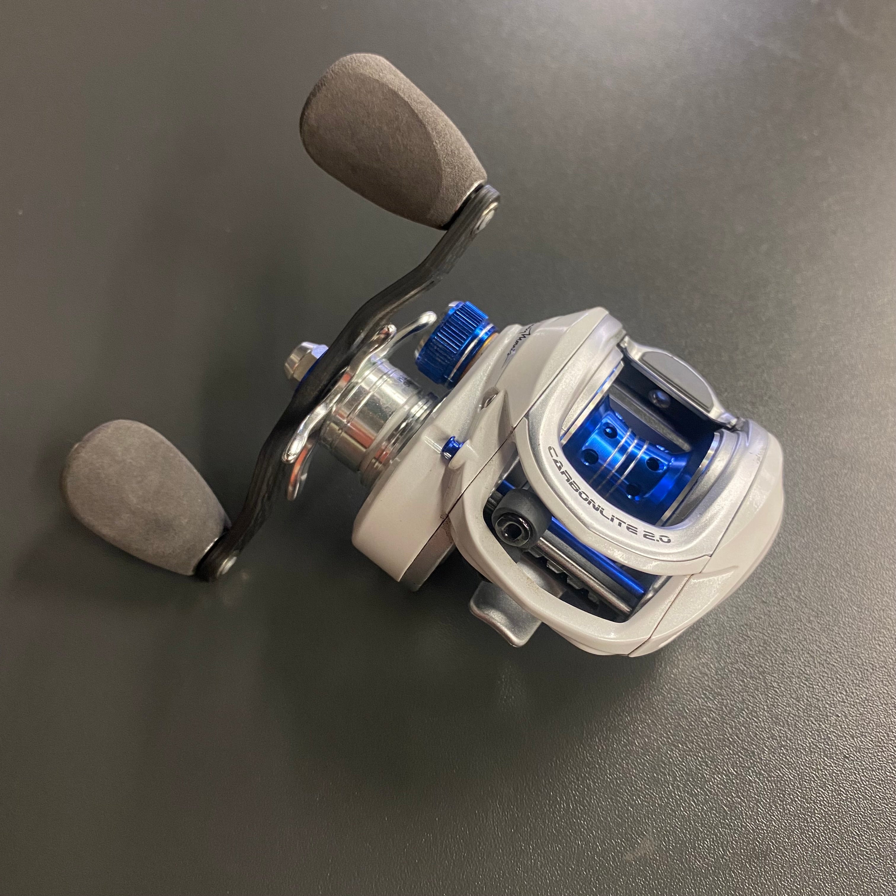 Fishin' World, Used Reel - Carbonlite 2.0 Baitcast Reel